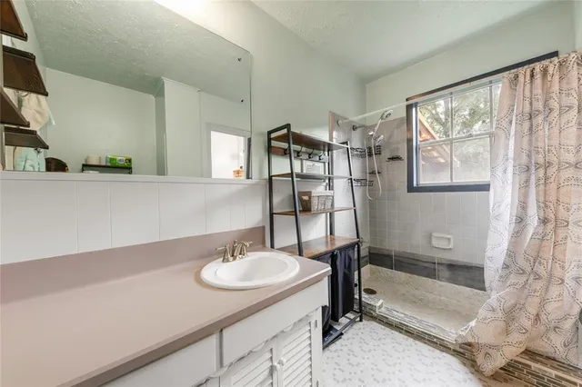 $325,000 | 910 Briar Cliff Drive, Bryan, TX 77802