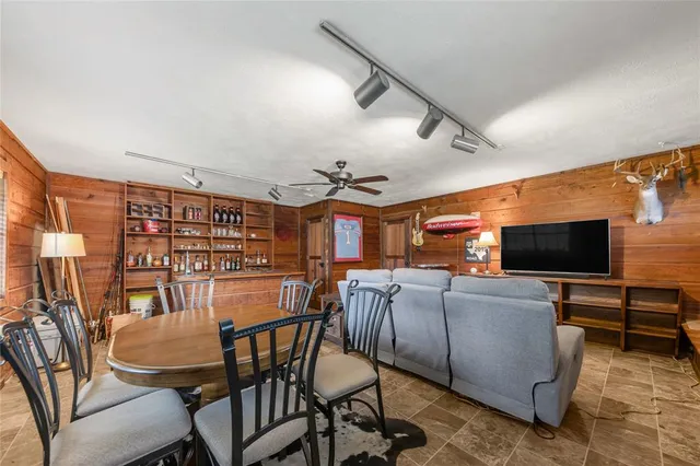 $325,000 | 910 Briar Cliff Drive, Bryan, TX 77802