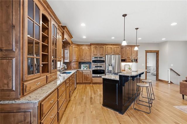 $800,000 | 3776 Utah Terrace, Wellsville, KS 66092