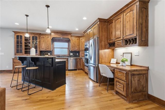 $850,000 | 3776 Utah Terrace, Wellsville, KS 66092