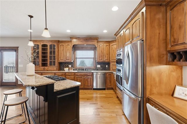 $800,000 | 3776 Utah Terrace, Wellsville, KS 66092