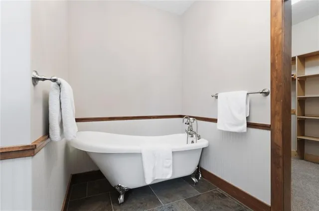 $850,000 | 3776 Utah Terrace, Wellsville, KS 66092