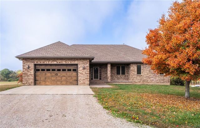 $800,000 | 3776 Utah Terrace, Wellsville, KS 66092