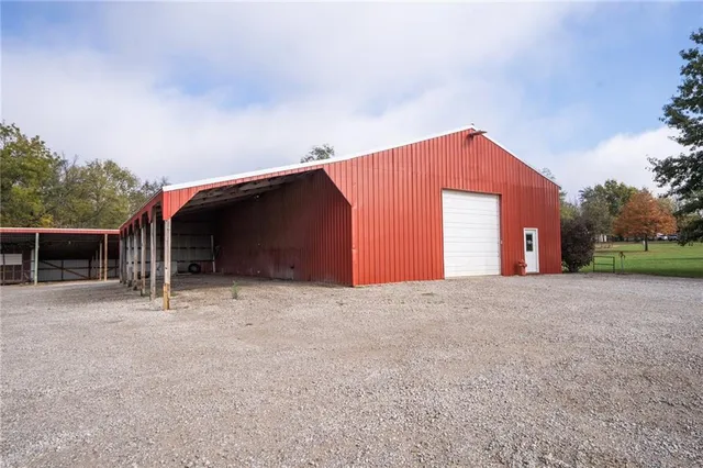 $850,000 | 3776 Utah Terrace, Wellsville, KS 66092