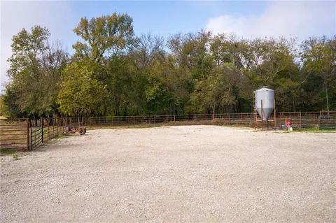 $800,000 | 3776 Utah Terrace, Wellsville, KS 66092