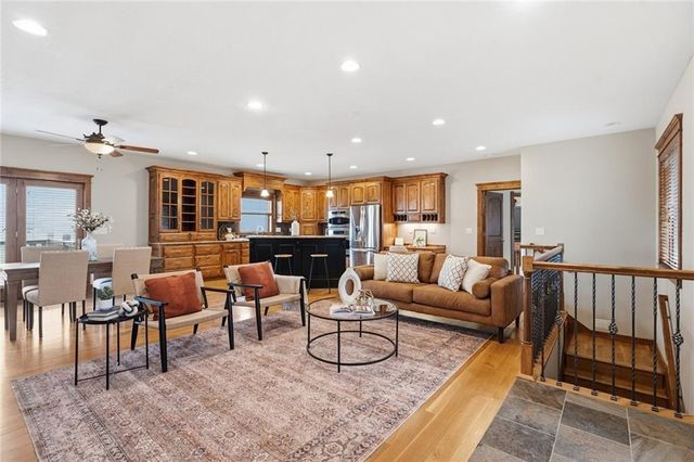 $800,000 | 3776 Utah Terrace, Wellsville, KS 66092