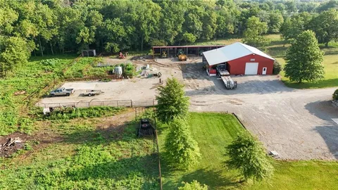 $800,000 | 3776 Utah Terrace, Wellsville, KS 66092