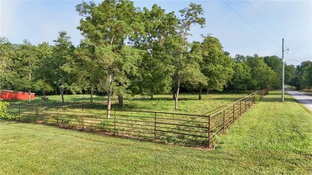 $800,000 | 3776 Utah Terrace, Wellsville, KS 66092