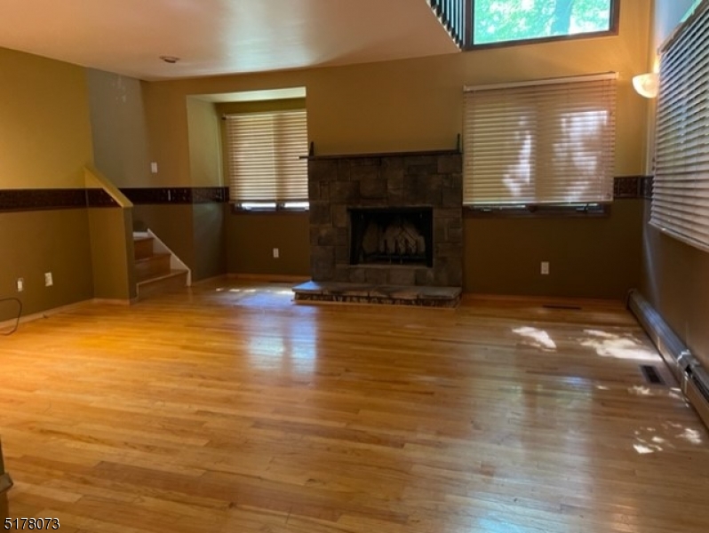 17 Village Way Vernon, NJ 07462 - Photo 2 of 21