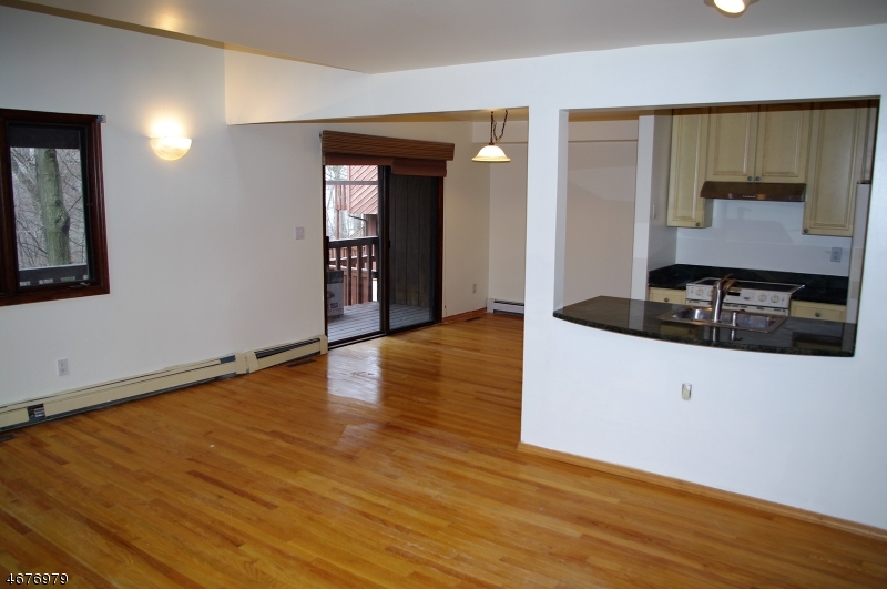 17 Village Way Vernon, NJ 07462 - Photo 8 of 21