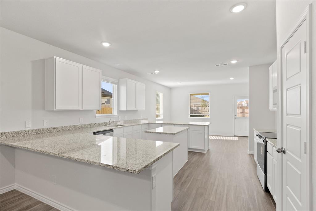 9969 Dynamic Drive Fort Worth, TX 76131 - Photo 2 of 18