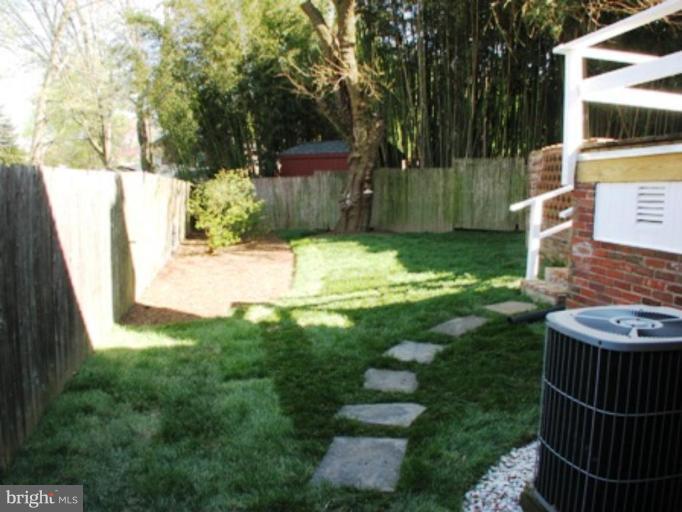 3713 North Glebe Road Arlington, VA 22207 - Photo 7 of 30 a view of a backyard with a sink and a yard
