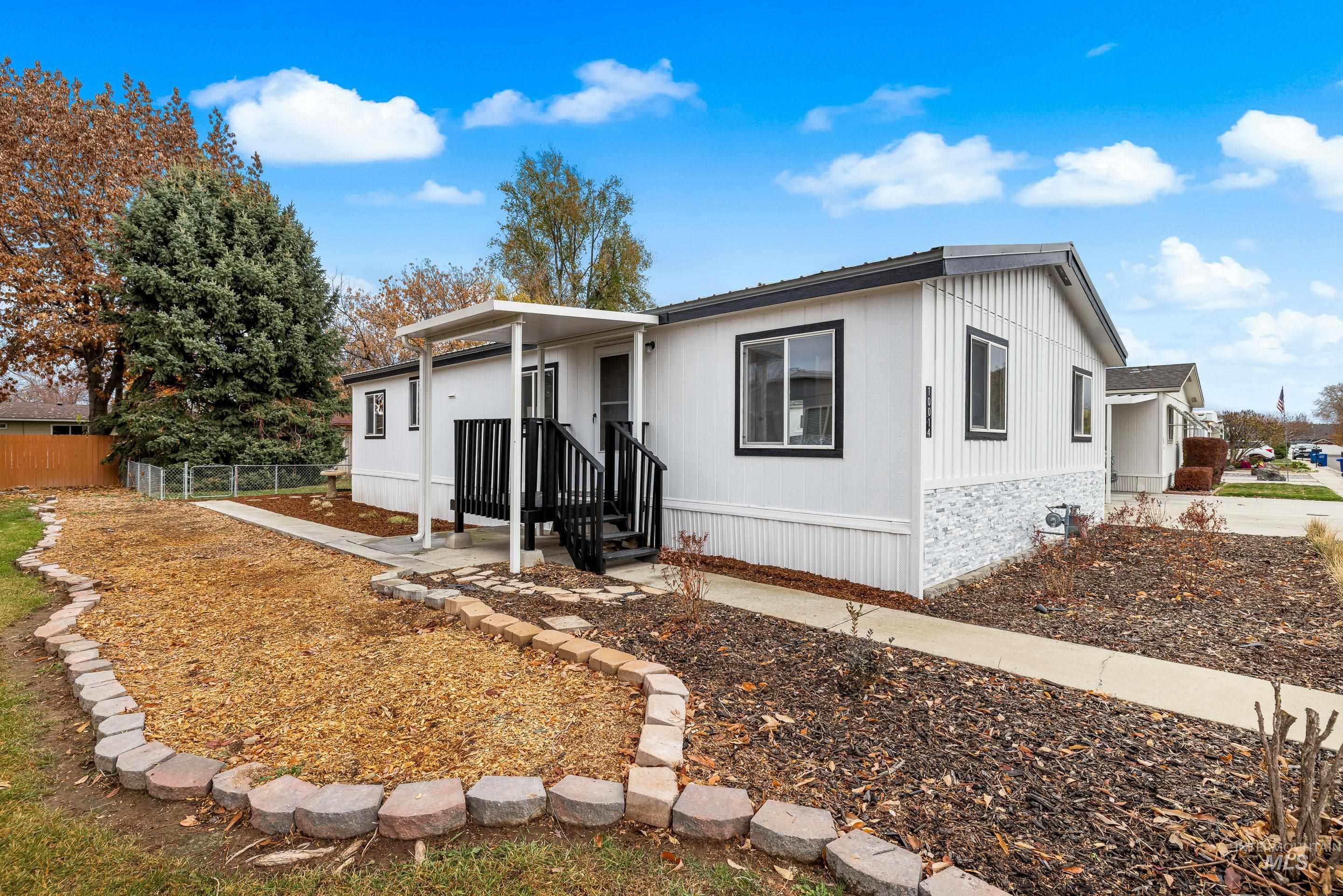 10014 Dewitt Lane Boise, ID 83704 - Photo 3 of 50 View of manufactured / mobile home