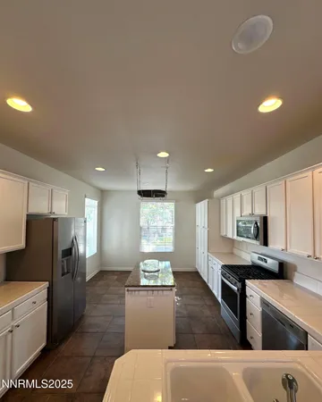 $2,950 | 10407 Summershade Lane, Reno, NV 89521