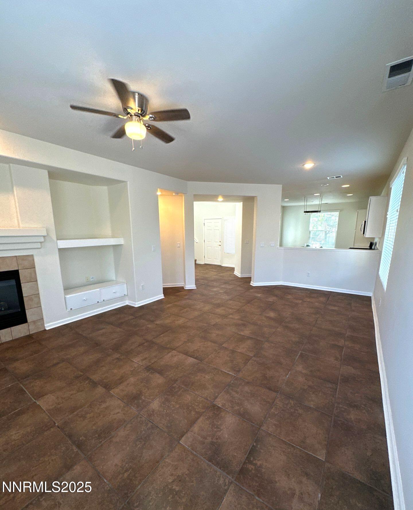 10407 Summershade Lane Reno, NV 89521 - Photo 6 of 24 down-net_http20250905-216-o9qjvd