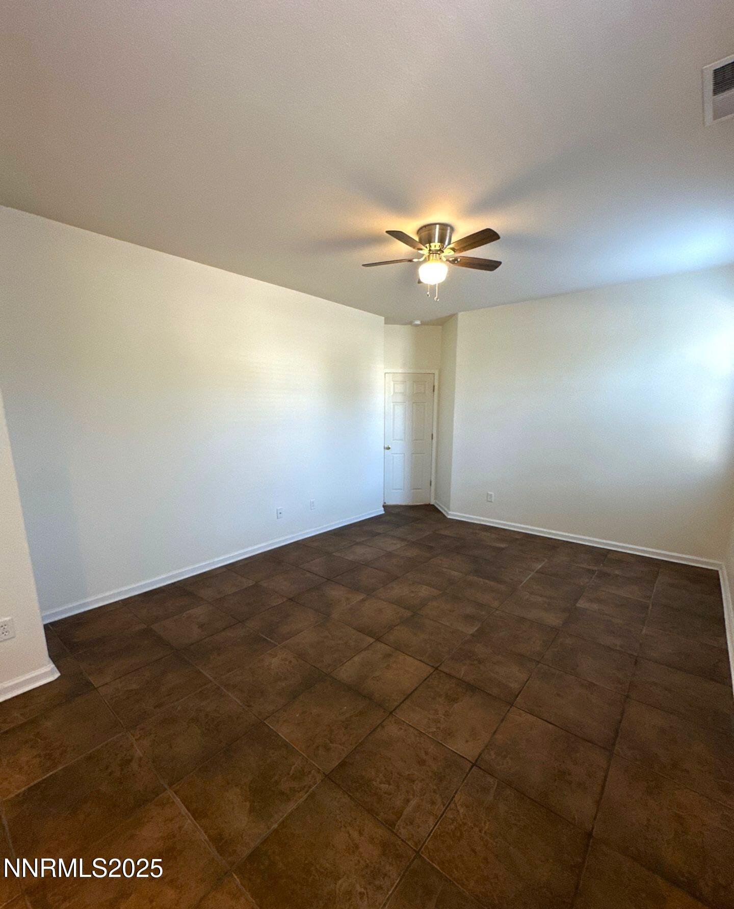 10407 Summershade Lane Reno, NV 89521 - Photo 10 of 24 down-net_http20250905-176-t1p6g8