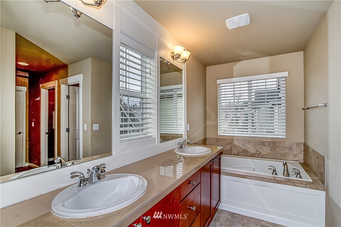 3732 219th Place Southeast Bothell, WA 98021 - Photo 10 of 20