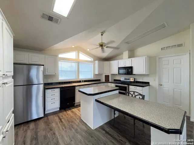 $2,095 | 9611 Hildebrandt Road, San Antonio, TX 78223