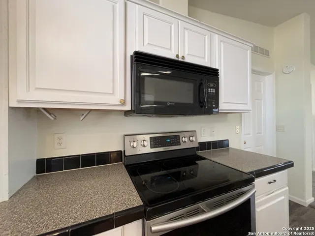 $2,095 | 9611 Hildebrandt Road, San Antonio, TX 78223