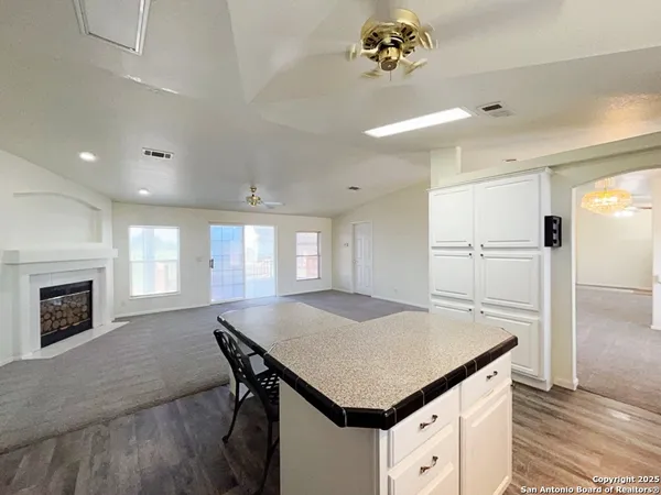 $2,095 | 9611 Hildebrandt Road, San Antonio, TX 78223