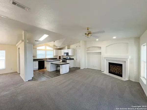 $2,095 | 9611 Hildebrandt Road, San Antonio, TX 78223