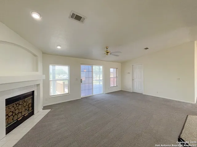 $2,095 | 9611 Hildebrandt Road, San Antonio, TX 78223