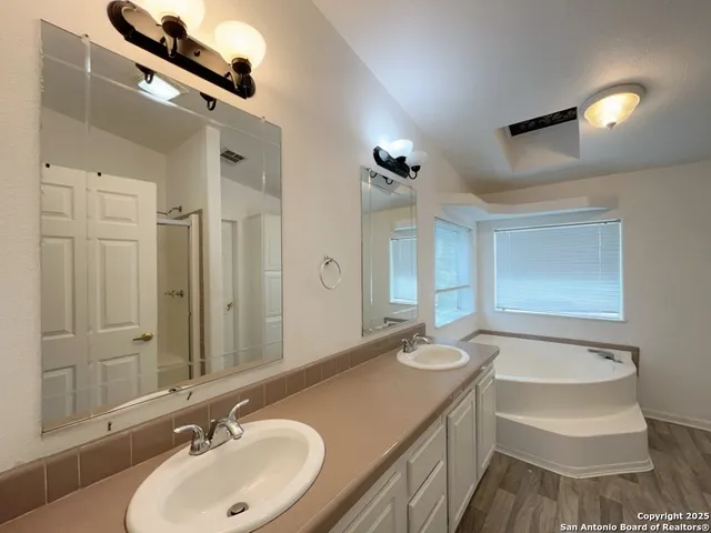 $2,095 | 9611 Hildebrandt Road, San Antonio, TX 78223