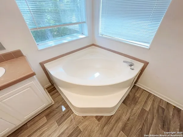 $2,095 | 9611 Hildebrandt Road, San Antonio, TX 78223