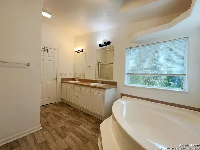 $2,095 | 9611 Hildebrandt Road, San Antonio, TX 78223