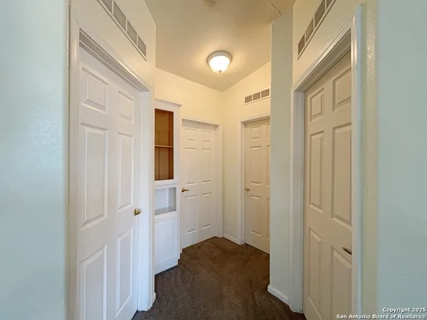 $2,095 | 9611 Hildebrandt Road, San Antonio, TX 78223