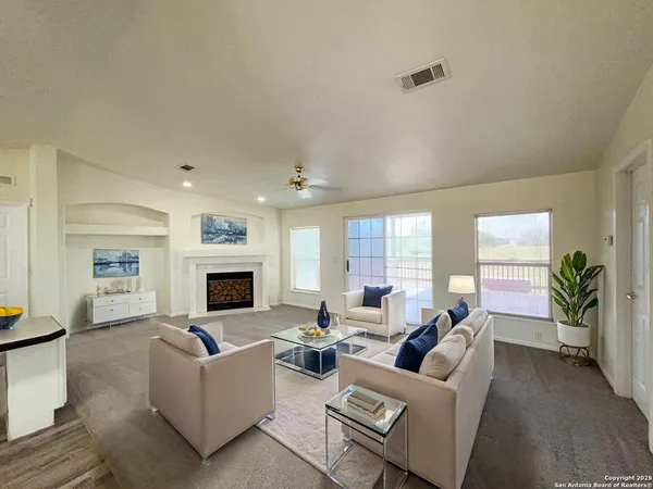 $2,095 | 9611 Hildebrandt Road, San Antonio, TX 78223