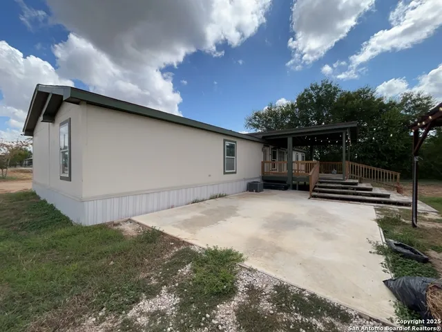 $2,095 | 9611 Hildebrandt Road, San Antonio, TX 78223
