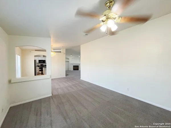 $2,095 | 9611 Hildebrandt Road, San Antonio, TX 78223