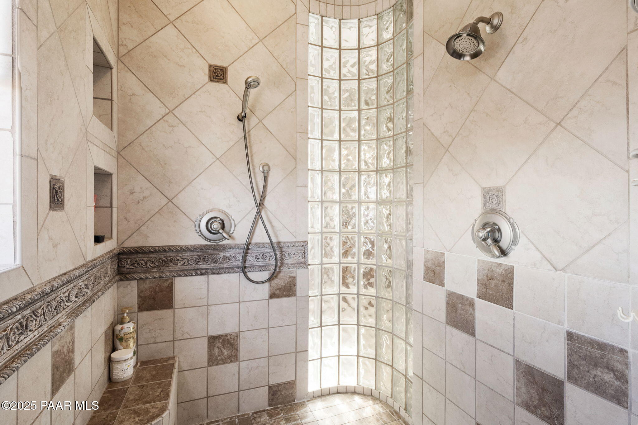 950 Grapevine Lane Prescott, AZ 86305 - Photo 34 of 69 40-Primary Bathroom_4