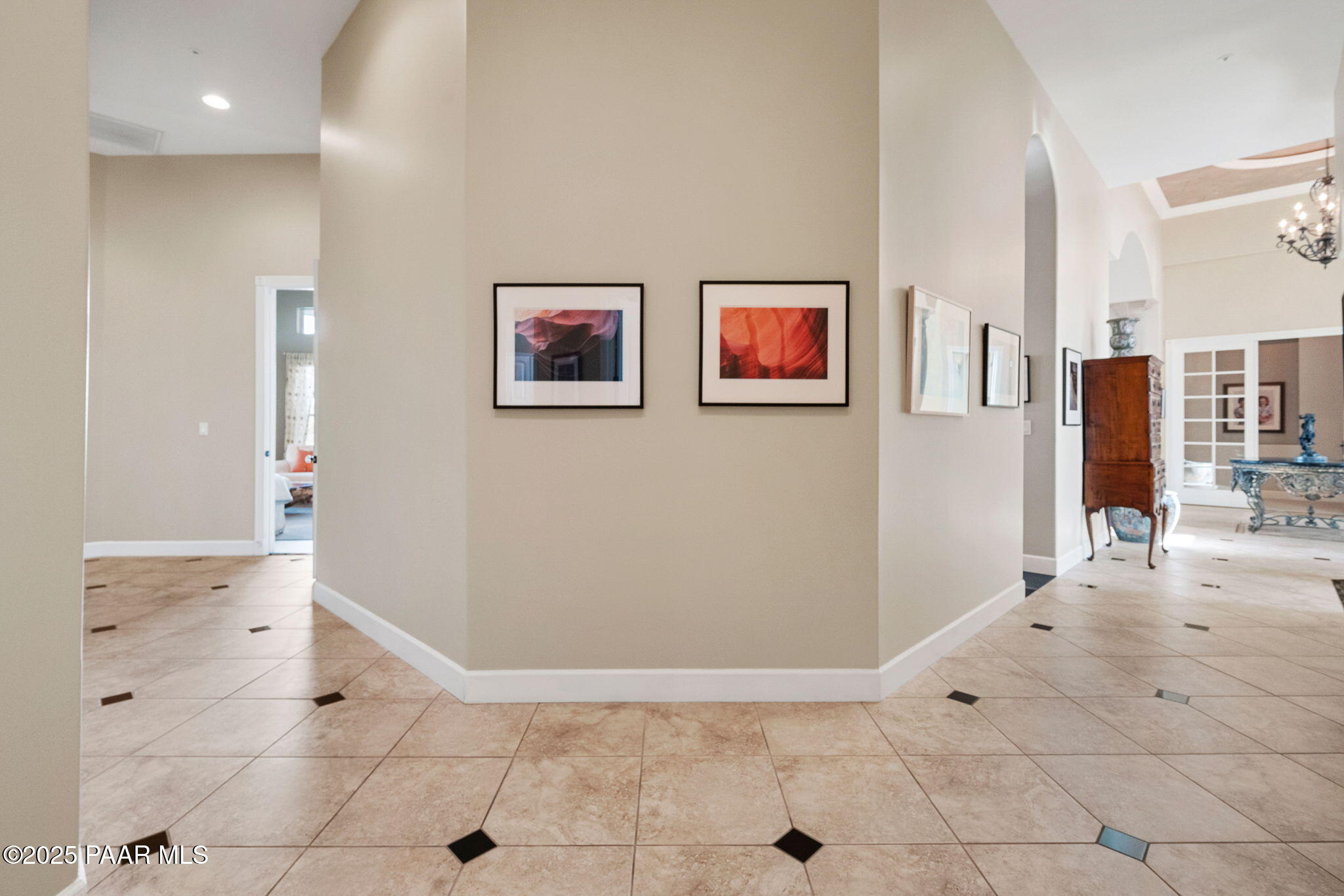 950 Grapevine Lane Prescott, AZ 86305 - Photo 37 of 69 32-Hallway