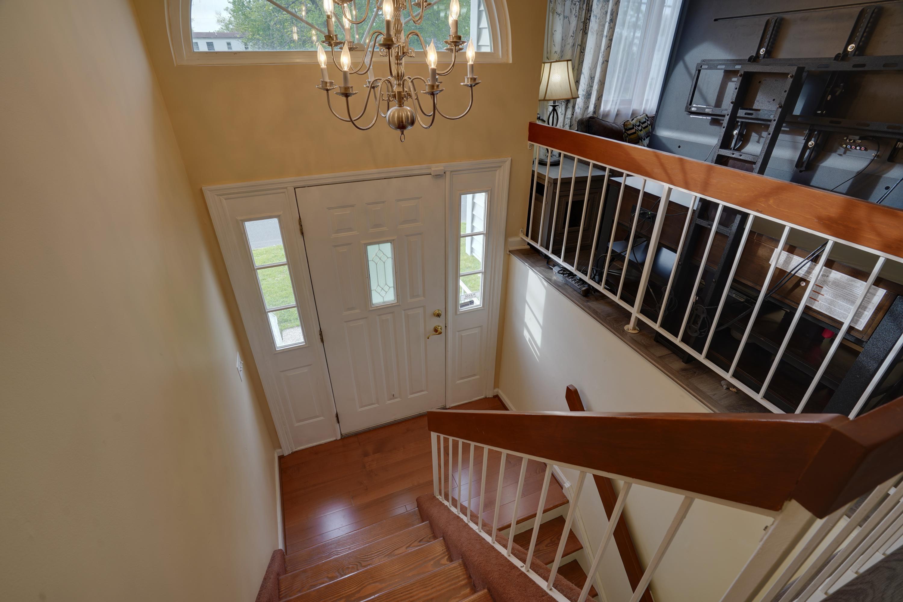 217 County Road Cliffwood, NJ 07721 - Photo 3 of 27 a view of entryway