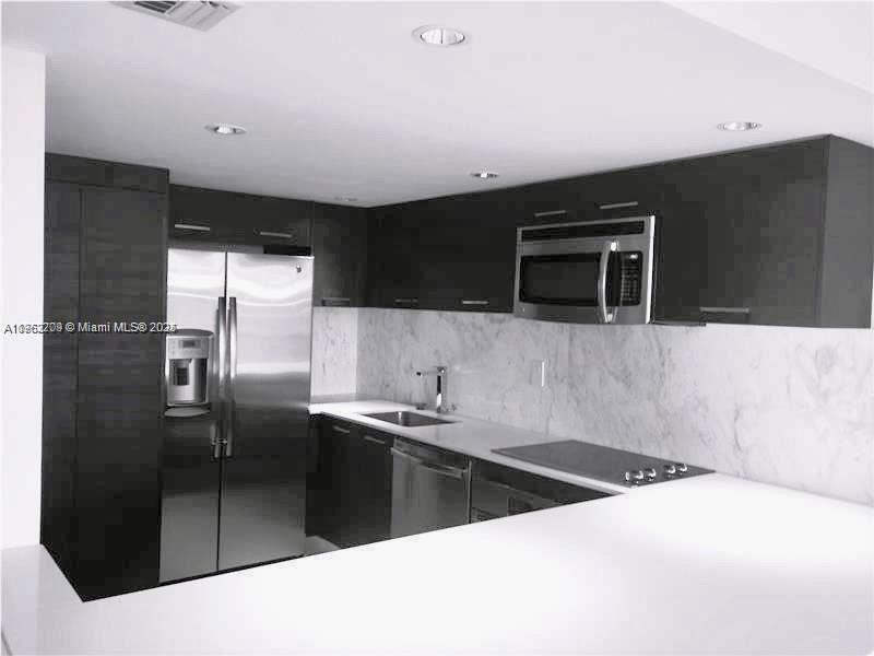 1901 Brickell Avenue, Unit B1804 Miami, FL 33129 - Photo 5 of 17