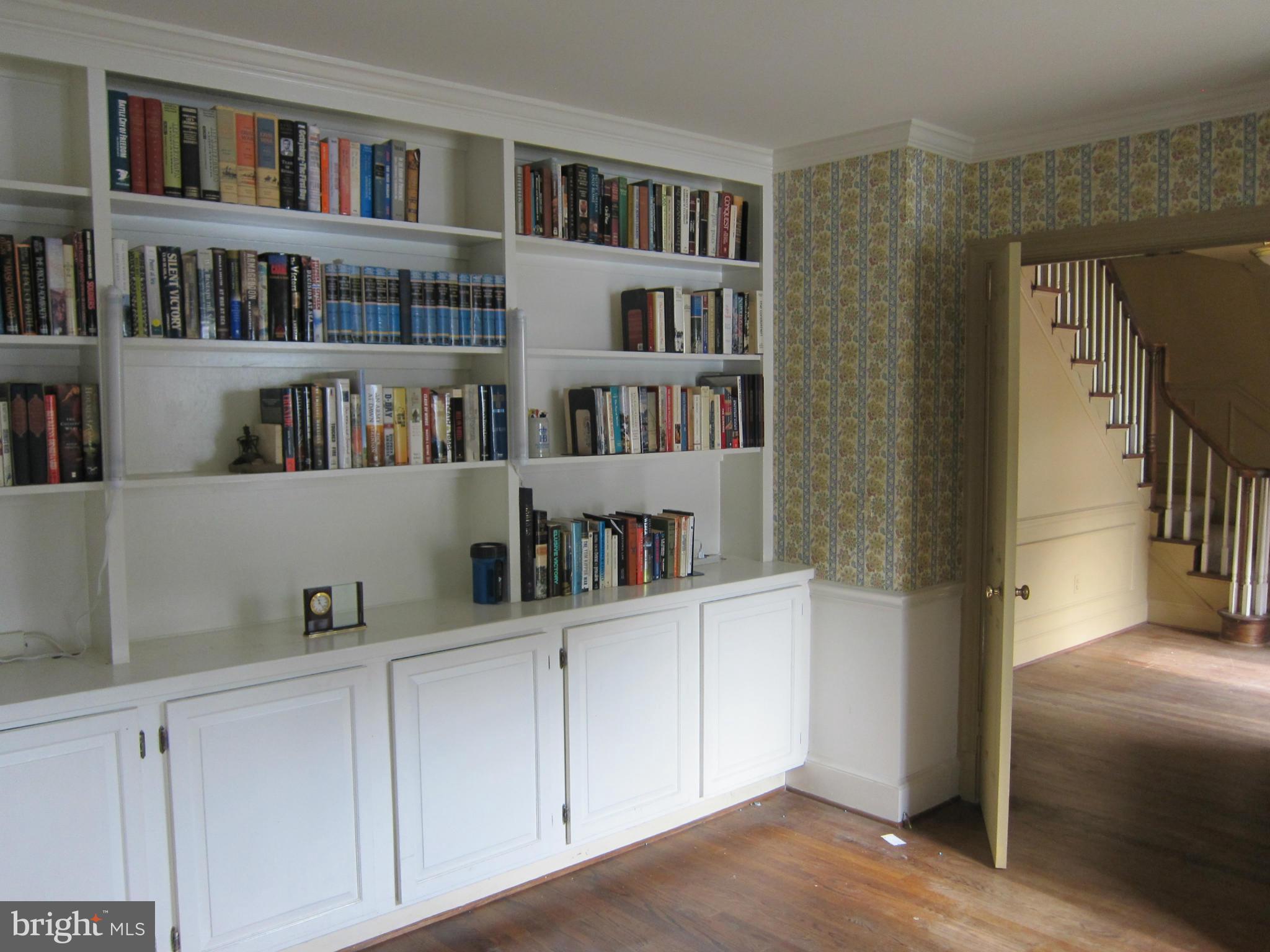 54 Redding Ridge Drive Gaithersburg, MD 20878 - Photo 12 of 29 Library
