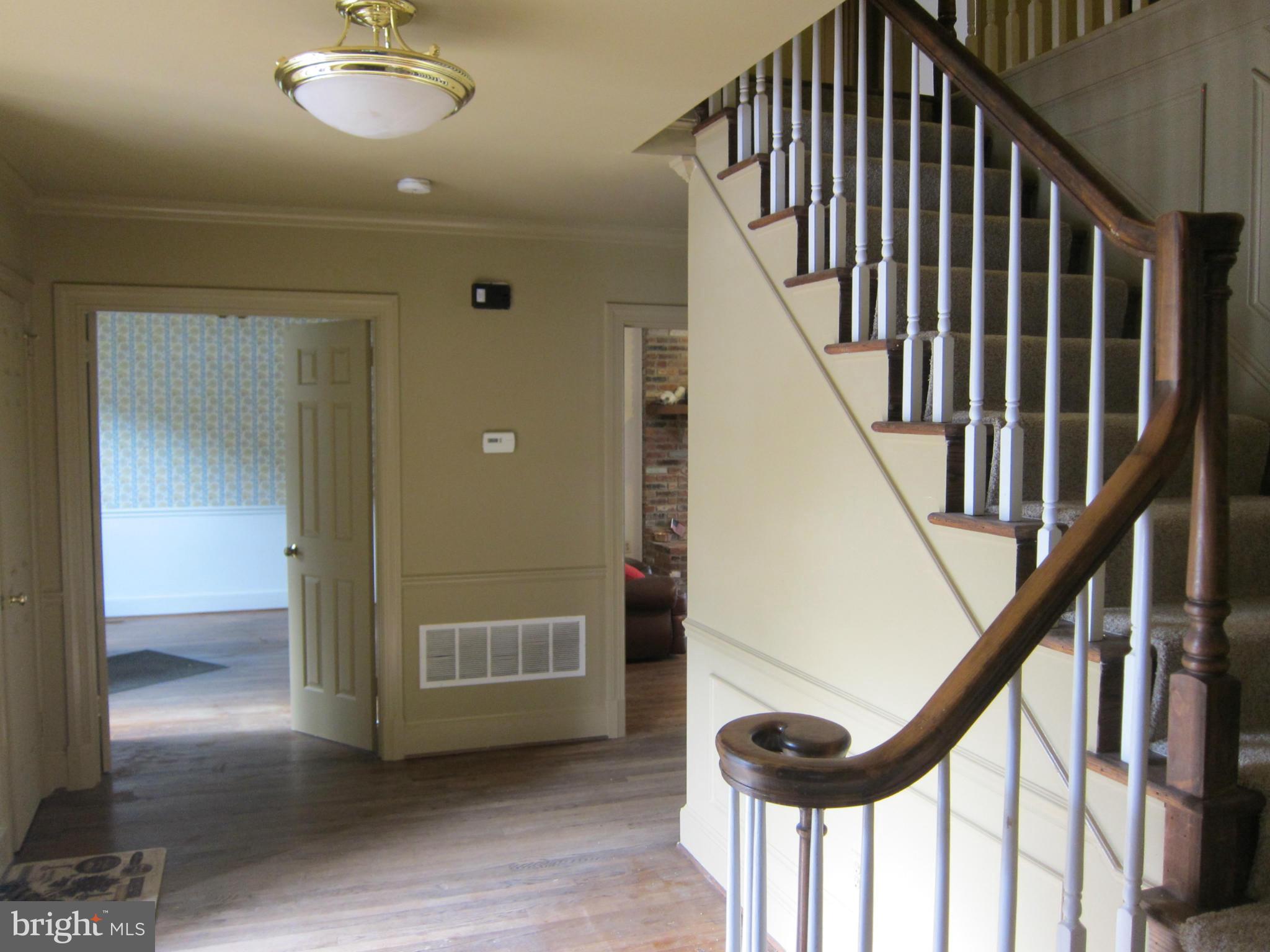54 Redding Ridge Drive Gaithersburg, MD 20878 - Photo 18 of 29 Foyer