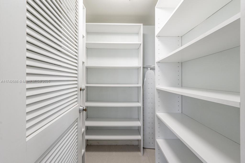 2951 South Bayshore Drive, Unit 907/909 Miami, FL 33133 - Photo 11 of 31