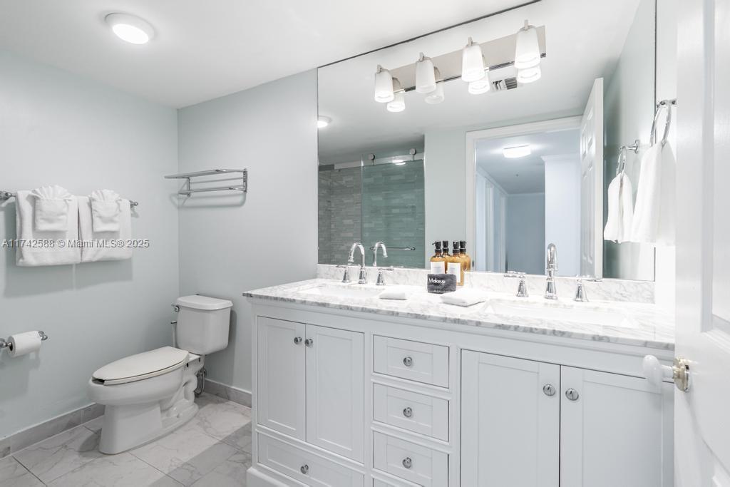 2951 South Bayshore Drive, Unit 907/909 Miami, FL 33133 - Photo 12 of 31