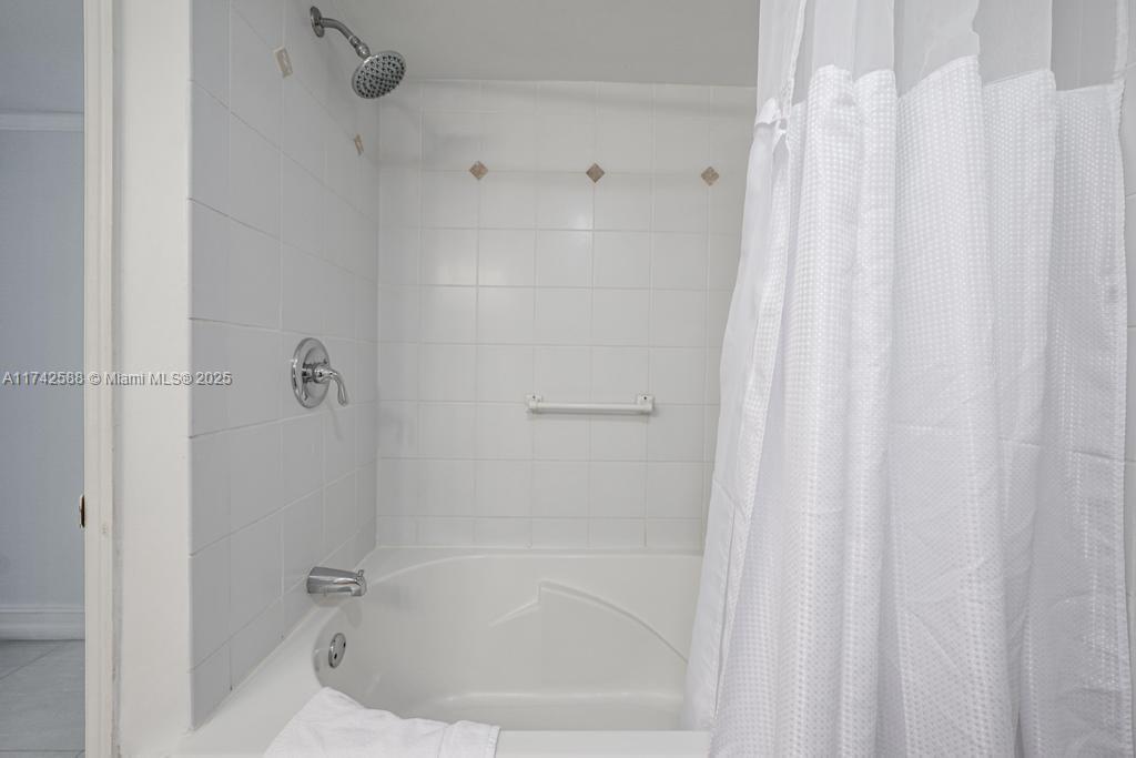 2951 South Bayshore Drive, Unit 907/909 Miami, FL 33133 - Photo 17 of 31