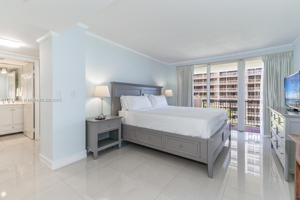 2951 South Bayshore Drive, Unit 907/909 Miami, FL 33133 - Photo 9 of 31