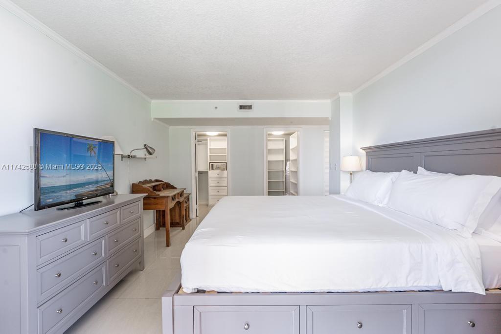 2951 South Bayshore Drive, Unit 907/909 Miami, FL 33133 - Photo 10 of 31