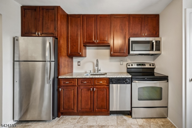 69B Troy Drive Springfield, NJ 07081 - Photo 18 of 23