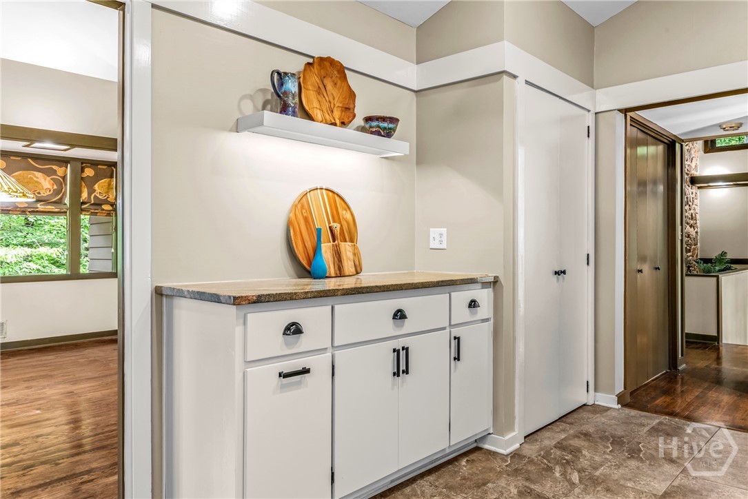 140 Inverness Road Athens, GA 30606 - Photo 15 of 55 Kitchen