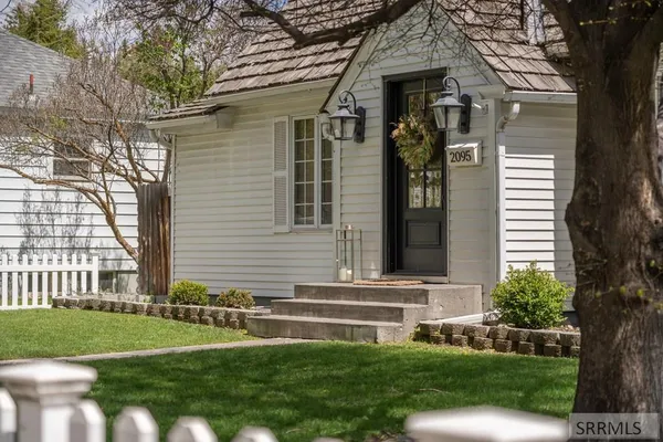 $470,000 | 2095 S Boulevard, Idaho Falls, ID 83404