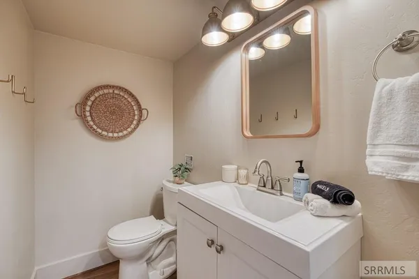 $470,000 | 2095 S Boulevard, Idaho Falls, ID 83404