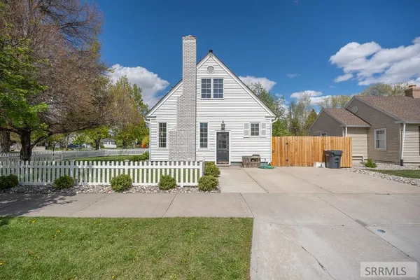 $470,000 | 2095 S Boulevard, Idaho Falls, ID 83404