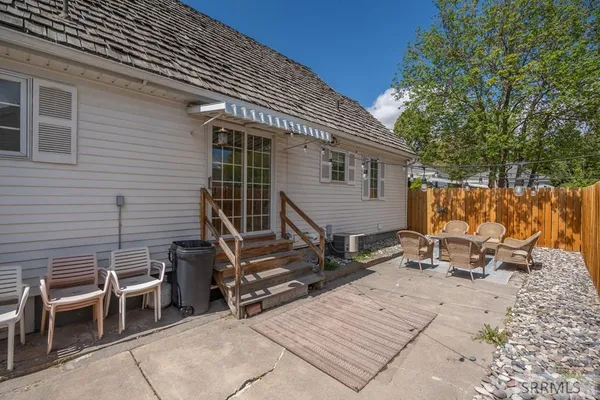 $470,000 | 2095 S Boulevard, Idaho Falls, ID 83404